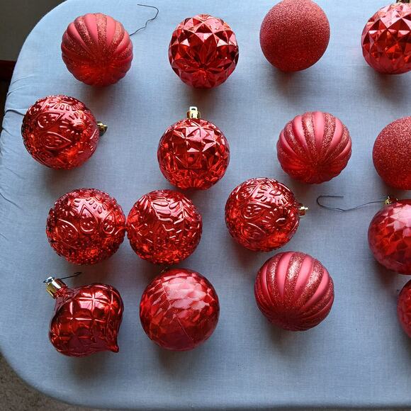 Holiday Time 40 Shatterproof Ornaments red glitter orbs with hooks balls - Picture 3 of 11